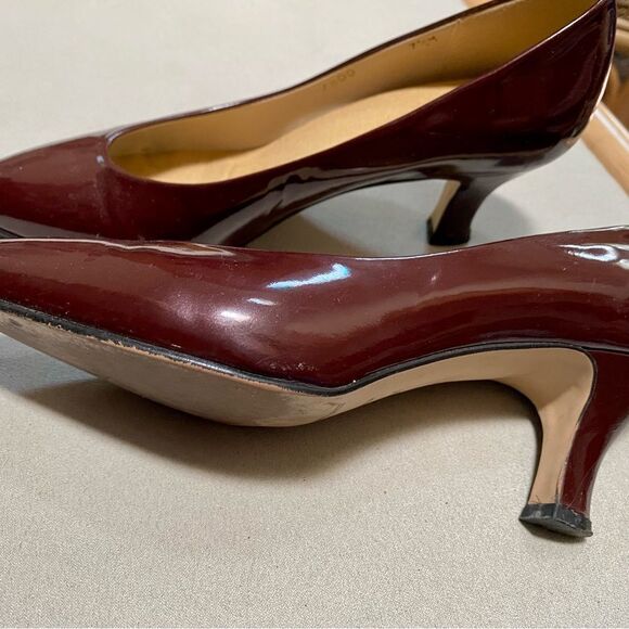 Beautiful heels by Etienne Aigner in size 71/2 medium - Picture 2 of 4